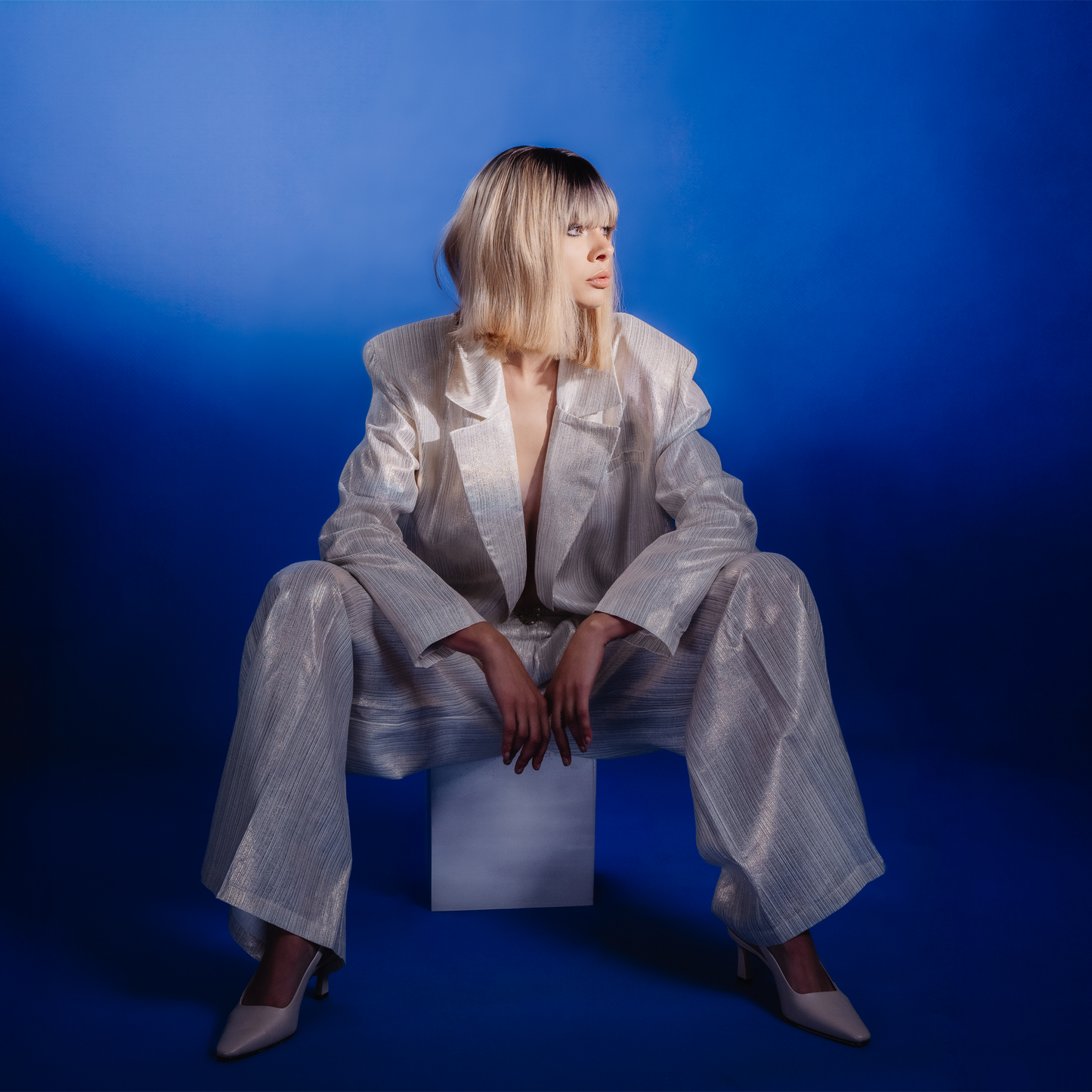 Oversized shimmer suit